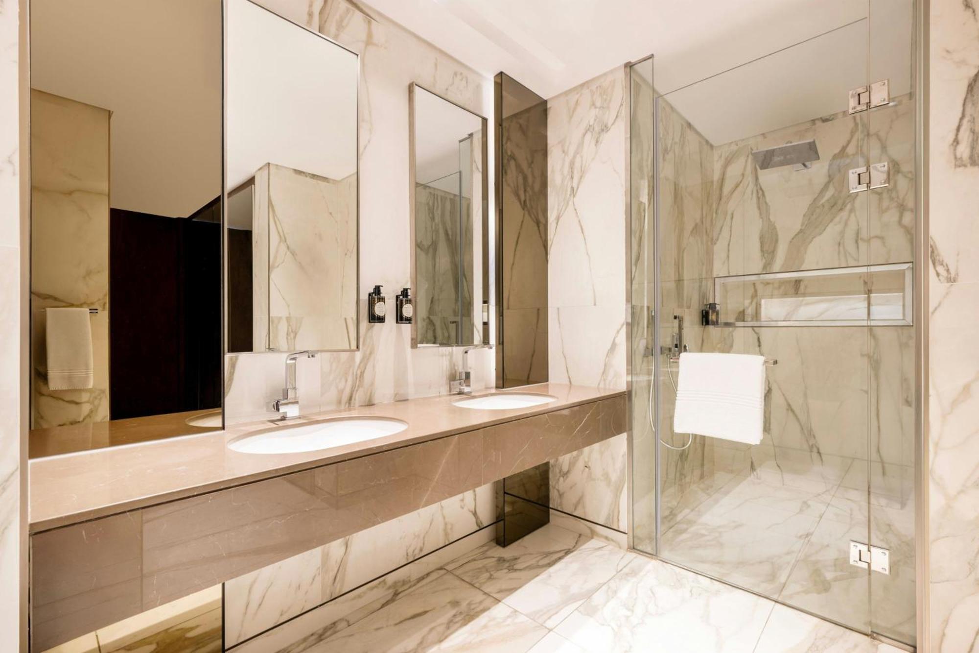 Hotel Agora, Doha, Autograph Collection Lusail Esterno foto